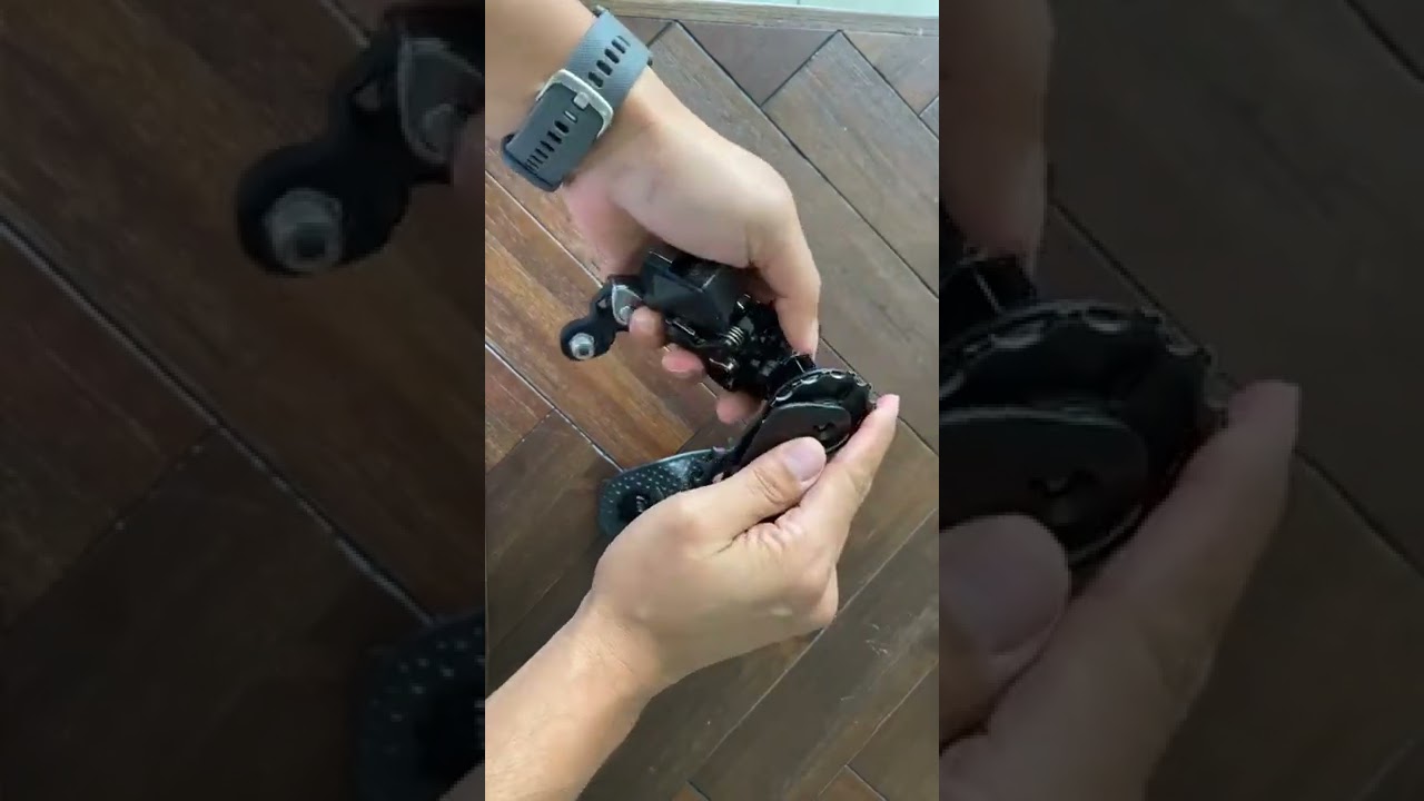 HOLLOWCAGE&reg; CARBON CERAMIC OVERSIZED DERAILLEUR PULLEY CAGE