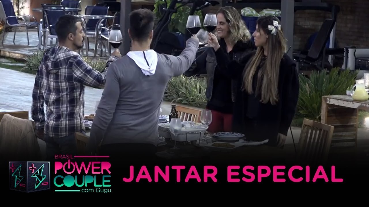 Aritana e Paulo convidam Thaís e Douglas para jantar português