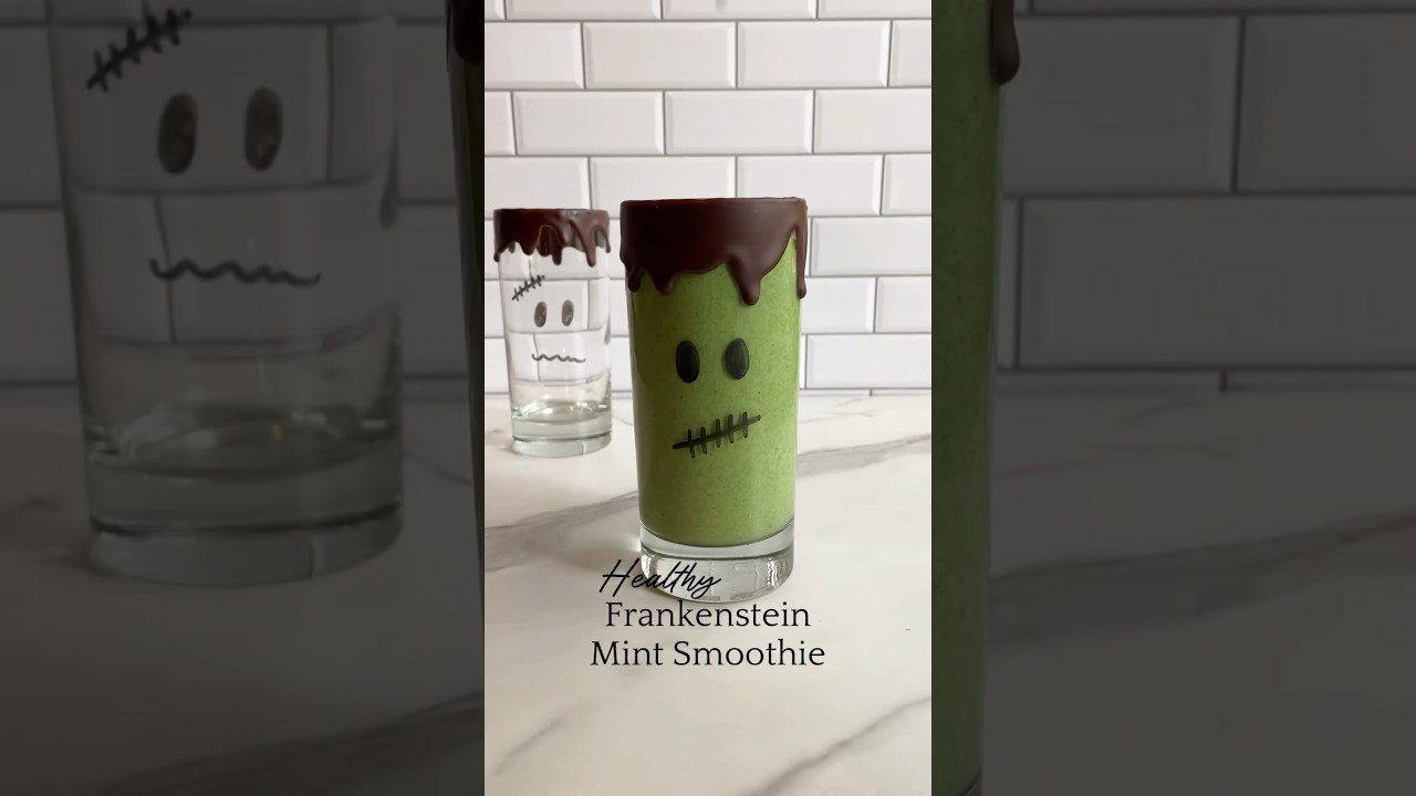 Healthy & Fun Halloween Breakfast: Frankenstein Mint Smoothie #healthysnack #healthydessert #yummy