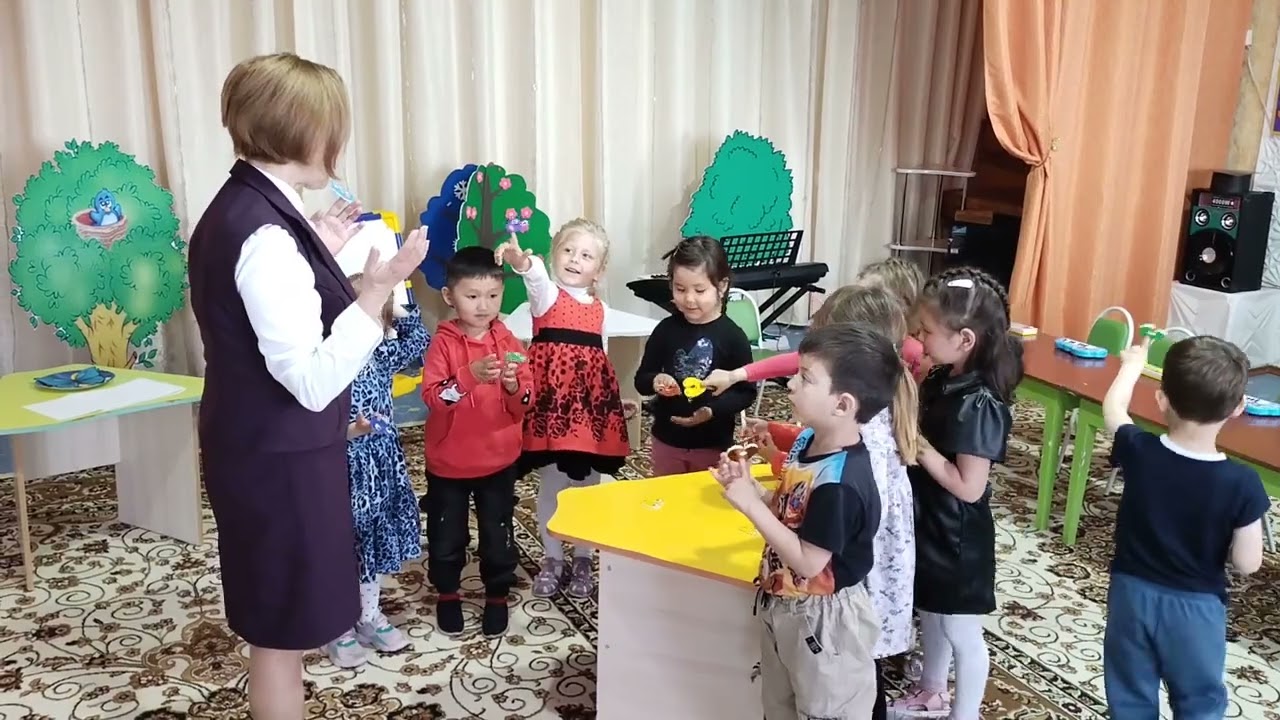Музыкальное занятие в старшей группе 