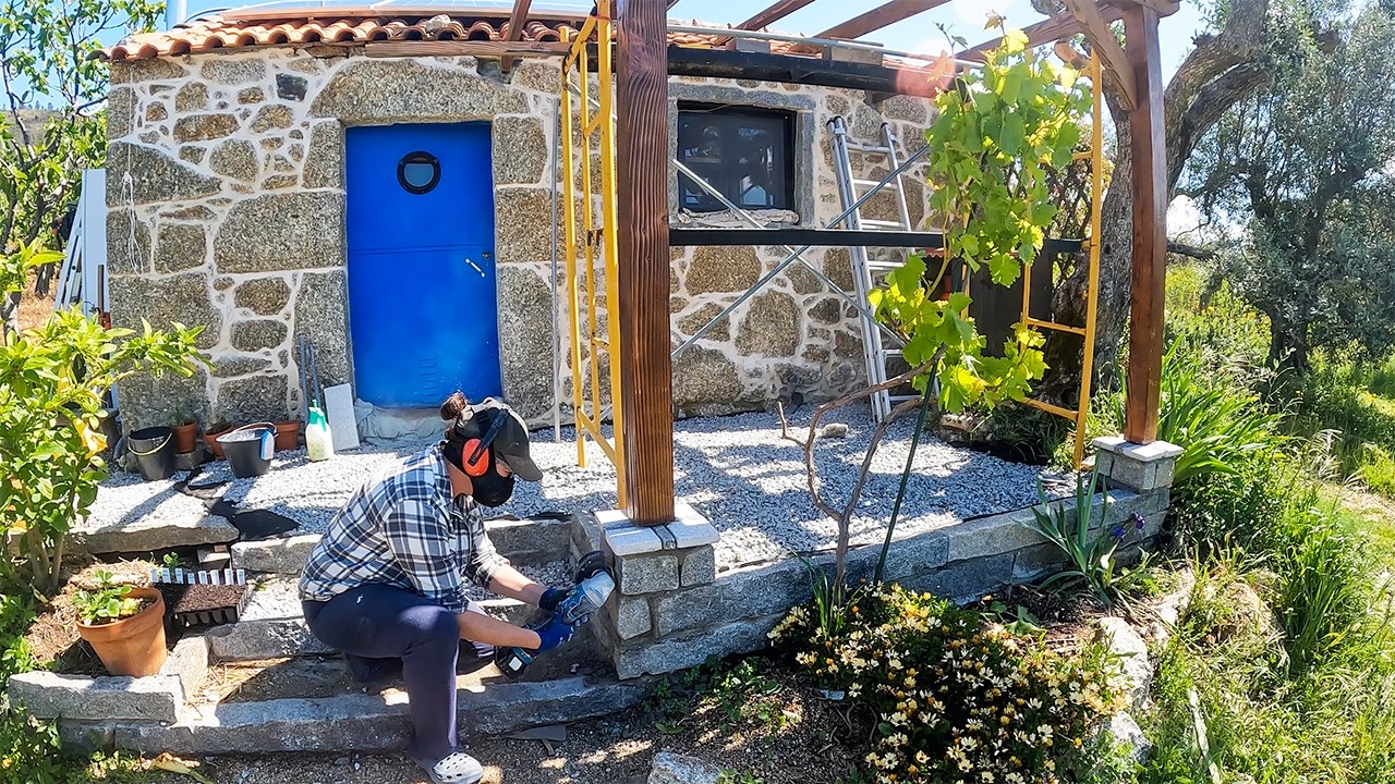 SHOWER, PLUMBING, POINTING, MARKETS & MORE! - Building in Portugal