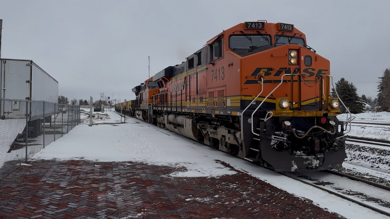 BNSF #7413 leads this intermodal. Staples Sub