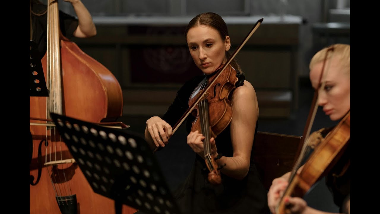 Música en el camino: violas en una iglesia portuguesa en época de Navidad
