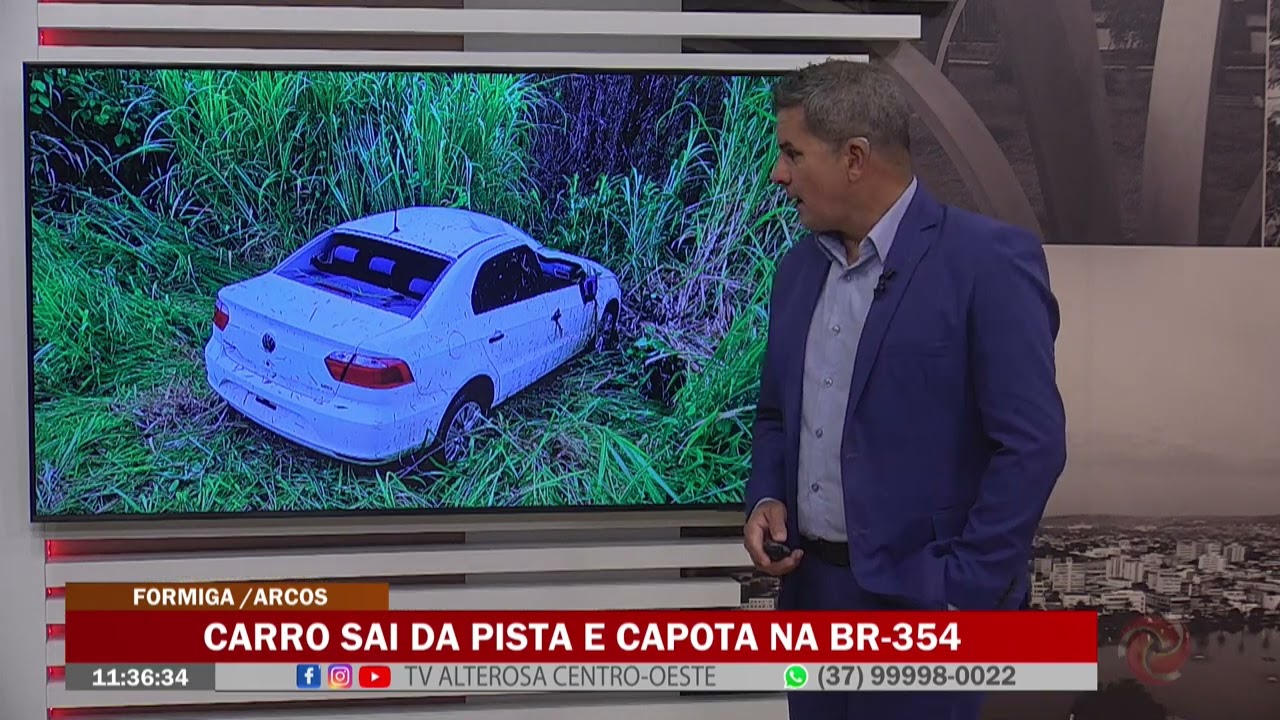 Formiga/Arcos: Carro sai da pista e capota na BR 354