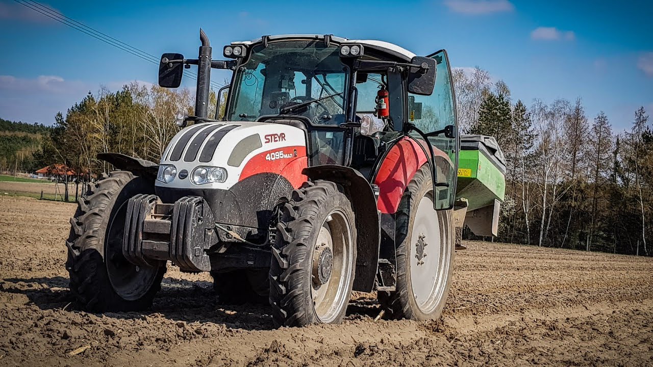 Rozsiewanie wapna z Pauliną! Steyr 4095 Multi! AgroGarrison