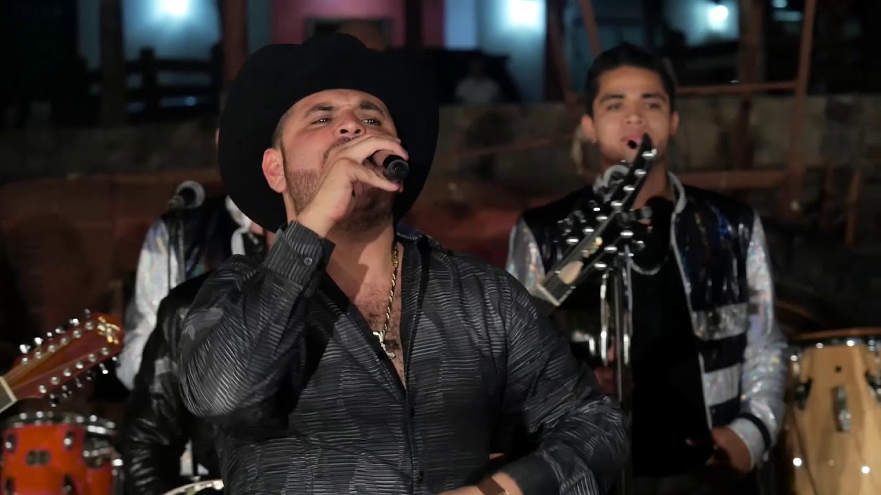 El Komander - El Gallero (En Vivo)