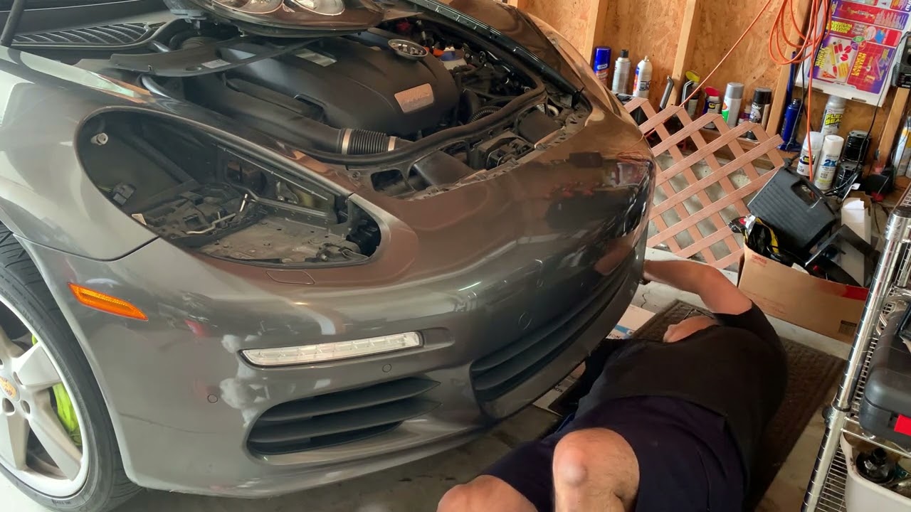 Replacing Engine Air Filter in 2009 - 2015 Porsche Panamera