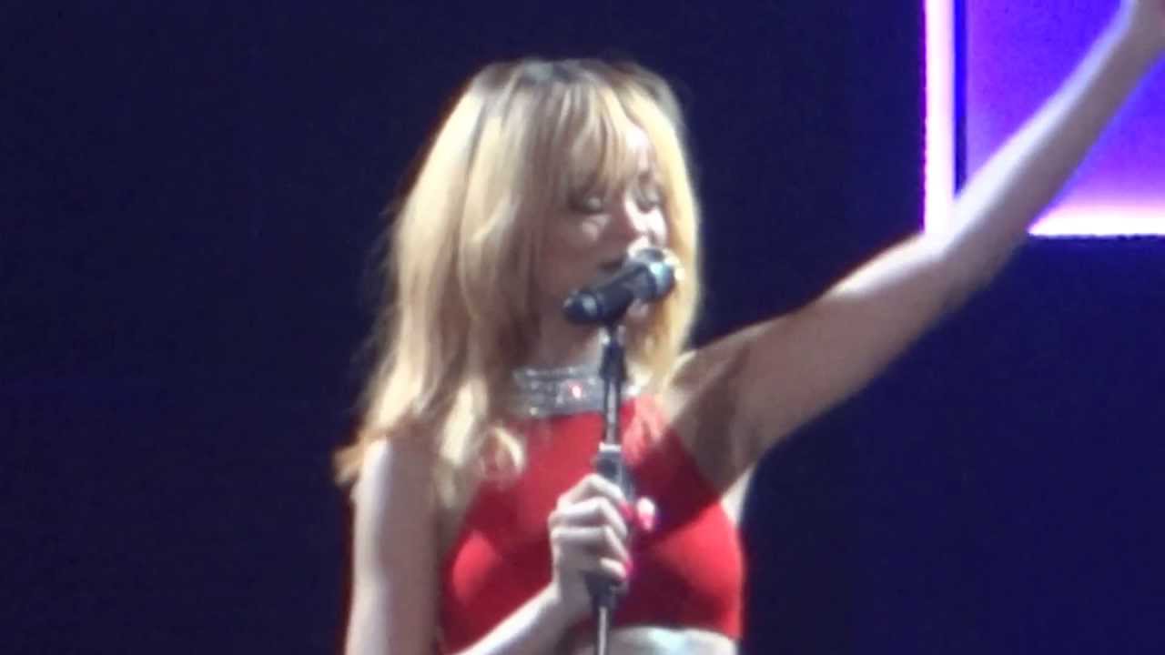 Rihanna - Take A Bow (Antwerp, Sportpaleis 05.06, Diamonds World Tour)