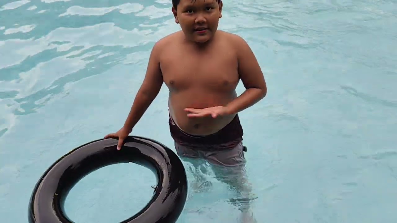 Zhafran berenang di Boon Pring