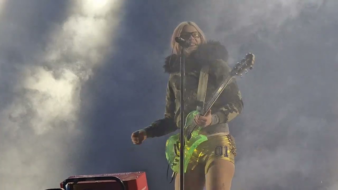 Wet Leg - Ur Mum - Edinburgh's  Hogmanay 2025, Princes Street Gardens, Edinburgh