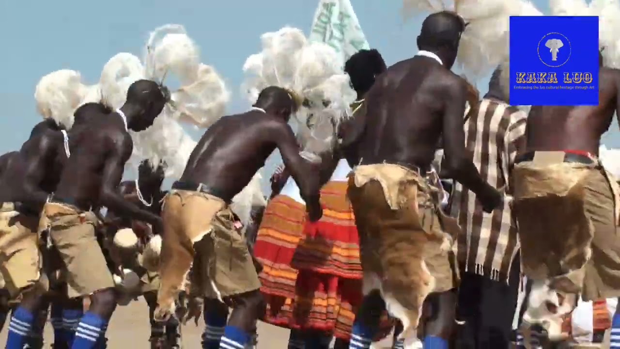 ACHOLI BWOLA DANCE ( THE ROYAL DANCE)