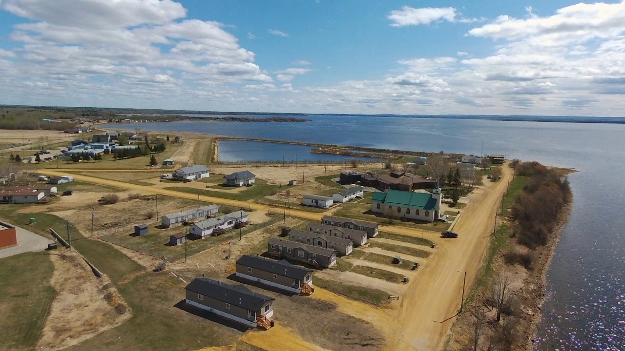 Wabasca Desmarais, Sky Surfing - Part 002