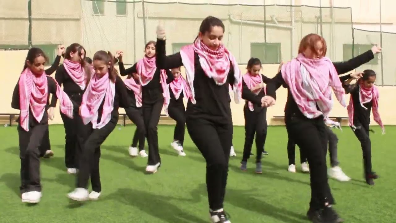 هيلا يا أردنيا / طالبات الصف الخامس بمناسبة يوم الاستقلال