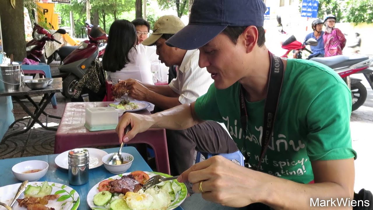 Exploring Saigon - Food, War Remnants Museum, & Ben Thanh Market