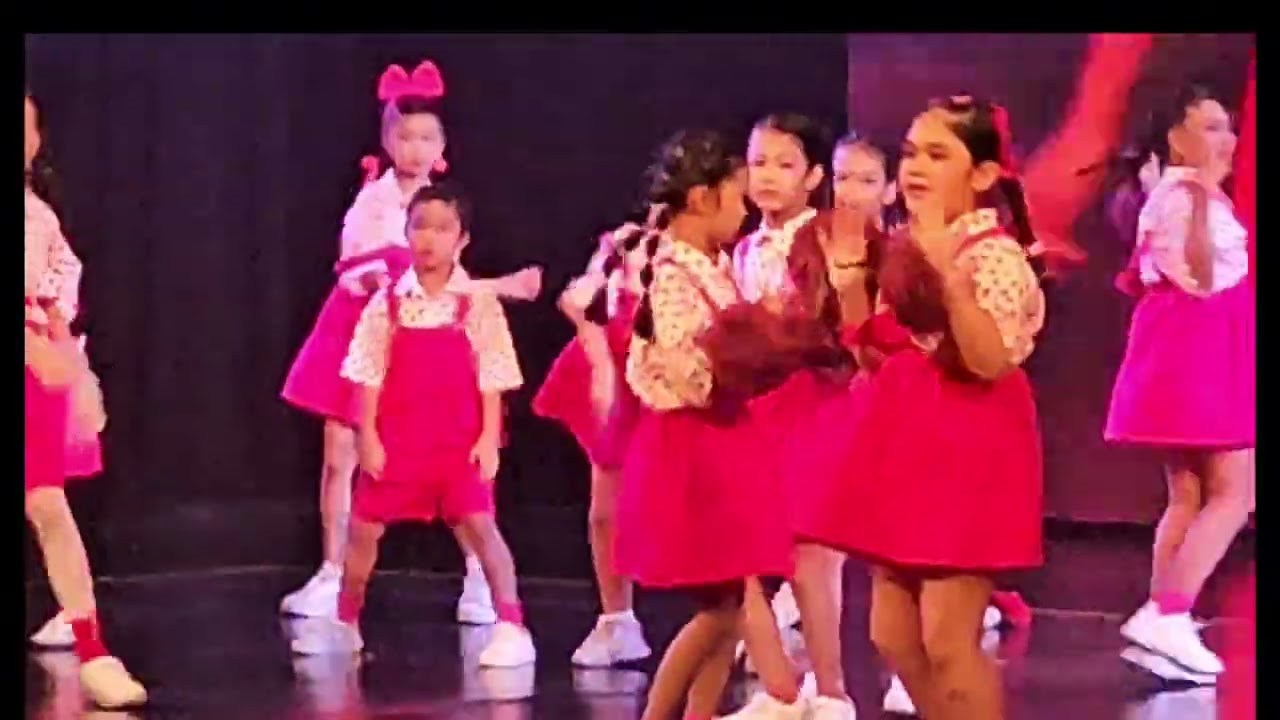 การเเสดงงานสายสัมพัตร์