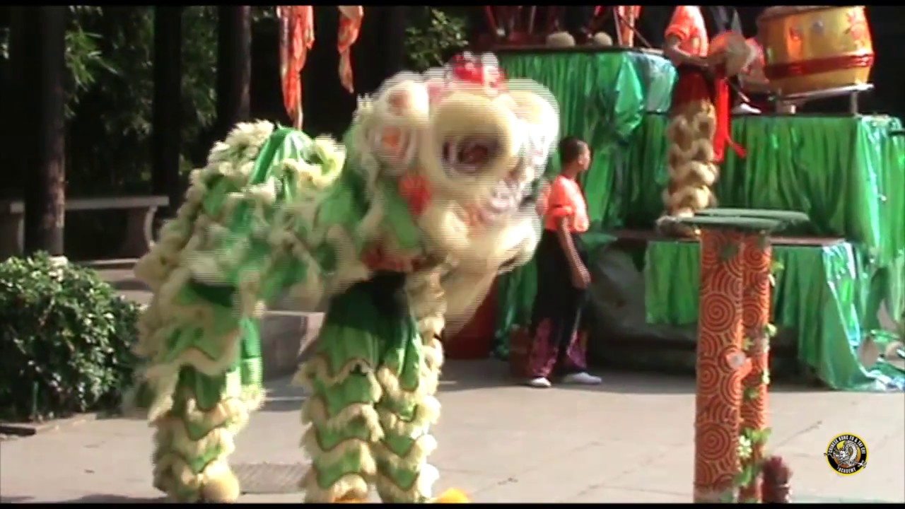 Insane Lion Dance on Tall Poles - Foshan China