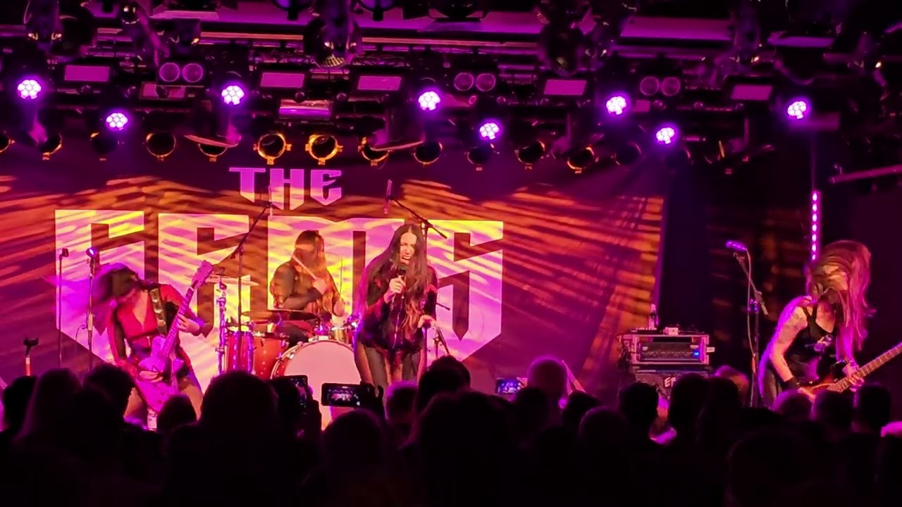 The Gems - Like a Phoenix live in Barcelona
