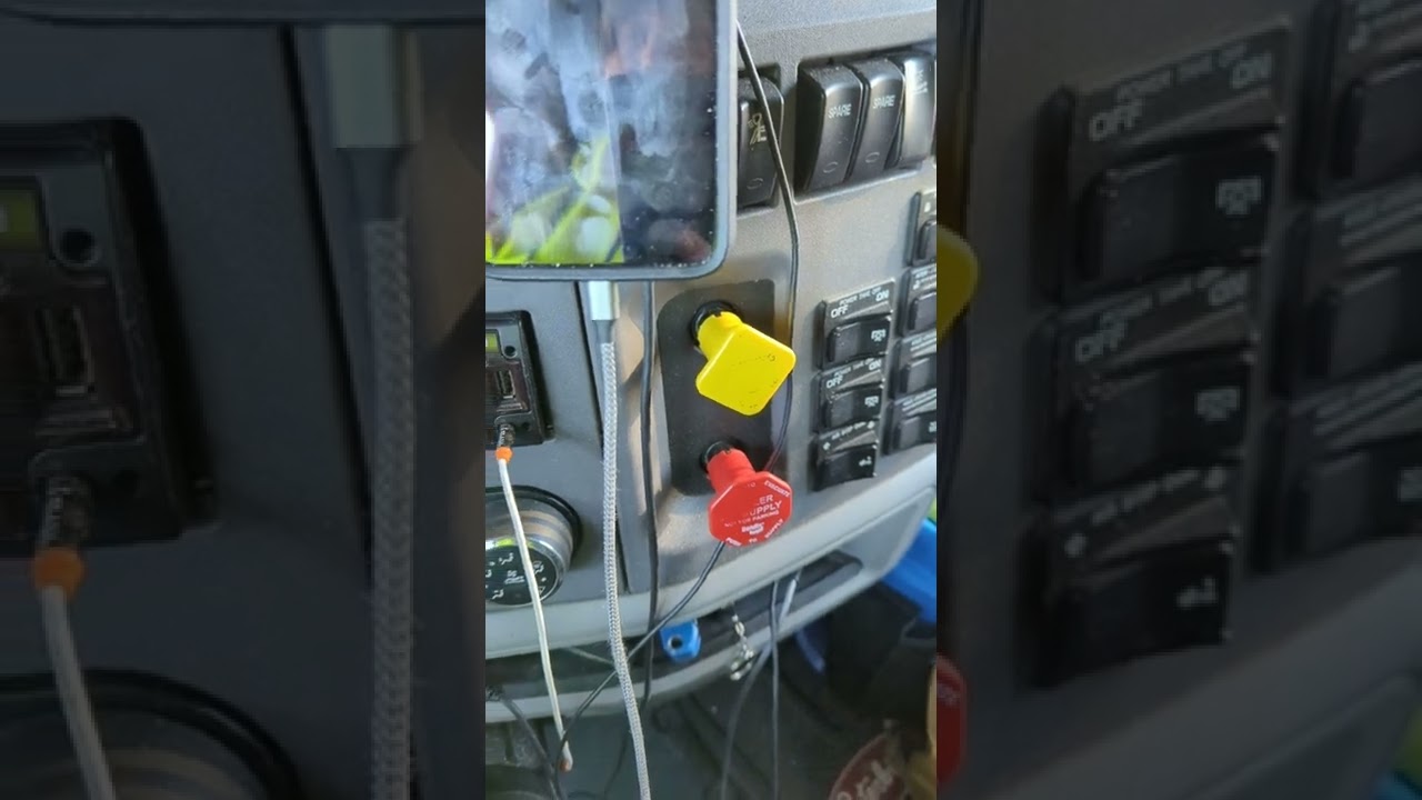 2016 Peterbilt 579 oil maintenance light reset.