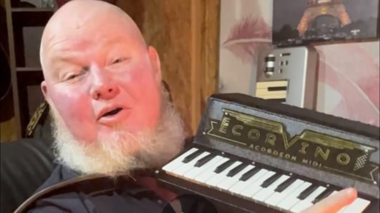 Apresento a vocês a Corvino Acordeon Midi - Sanfoninha Midi