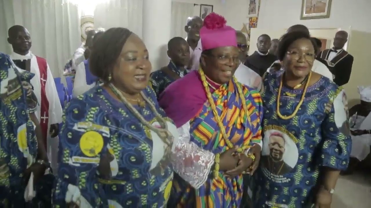 Arrivée de Mgr Coffi Roger ANOUMOU à GLIDJI, sa ville d'origine pour sa messe de prémices