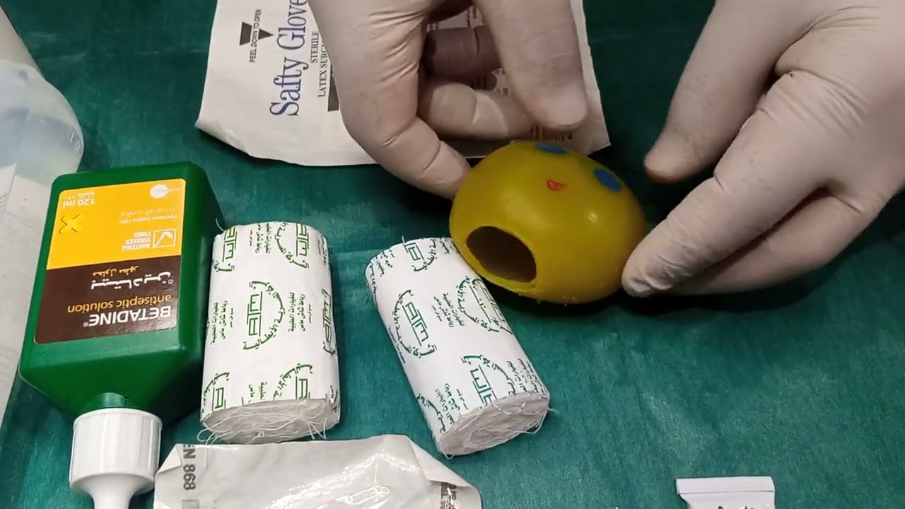#حصري طريقة تنظيف الخراج والغيار عليه ووضع فتيل في البيت بكل سهولة ✨💉😊