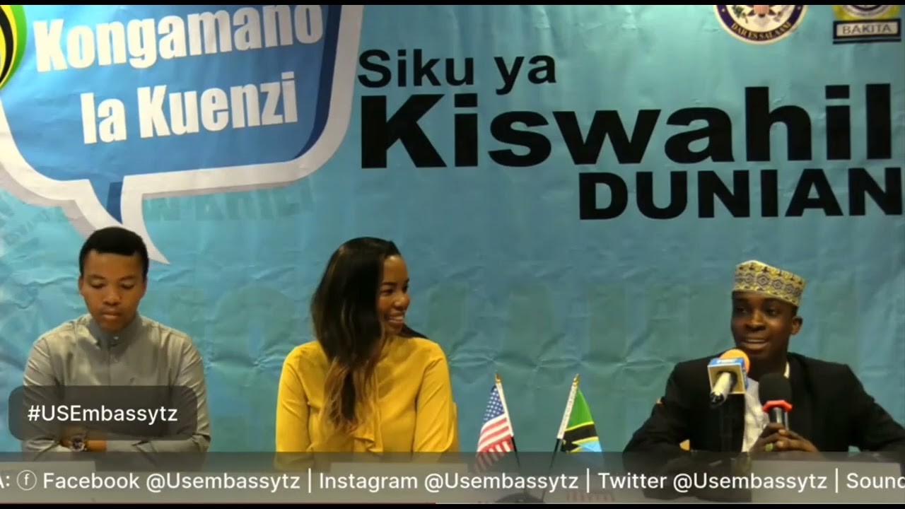 UBALOZI WA MAREKANI UMESHANGAA UWEZO WA FUMAU MSHAIRI WA KUTUNGA NA KUGHANI MASHAIRI APEWE MAUA YAKE