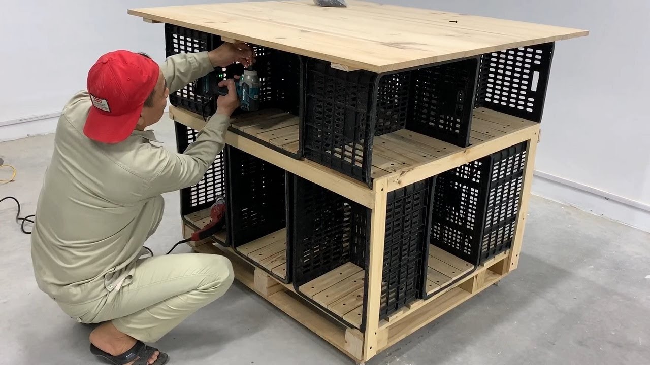 Amazing Homemade Ideas Woodworking Project From Pallets And Old Plastic Crates - A Wonderful Table