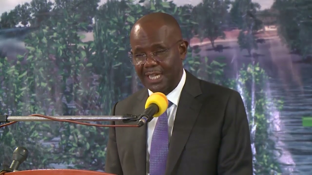 Prof Makame Mbarawa;Waziri wa Ujenzi na Uchukuzi.