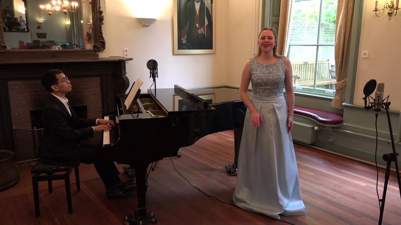 Roza Herwig -  Ba, B&eacute;, Bi, Bo, Bu - From La Course Paille by F. Poulenc