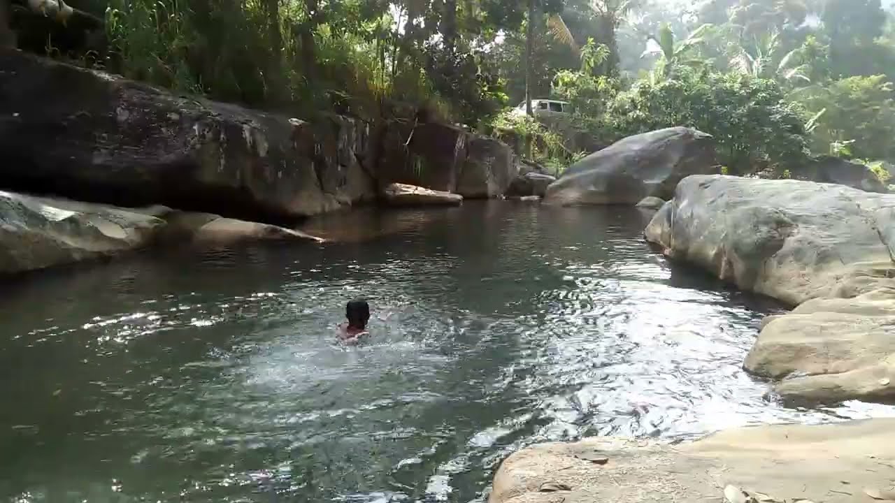අඩි 14ක් ගැඹුරු වලක ඇතුළට බැහැලා නෑවා 😳 | Extreme Natural Pool Sri Lanka
