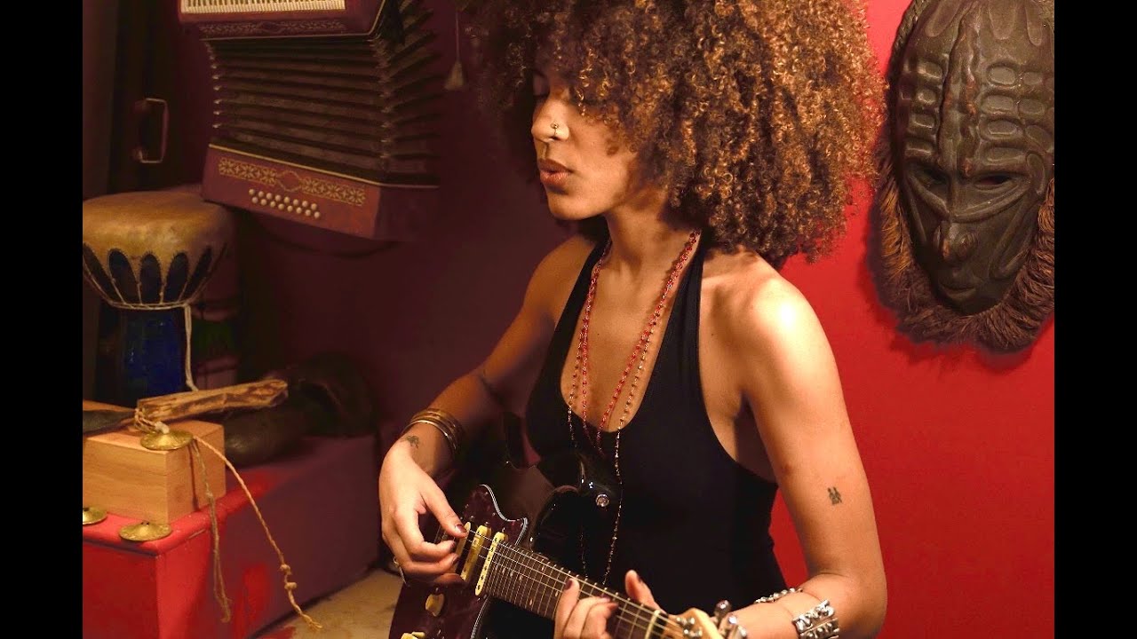 Morenike - Mysterious and Wild (Acoustic Session)