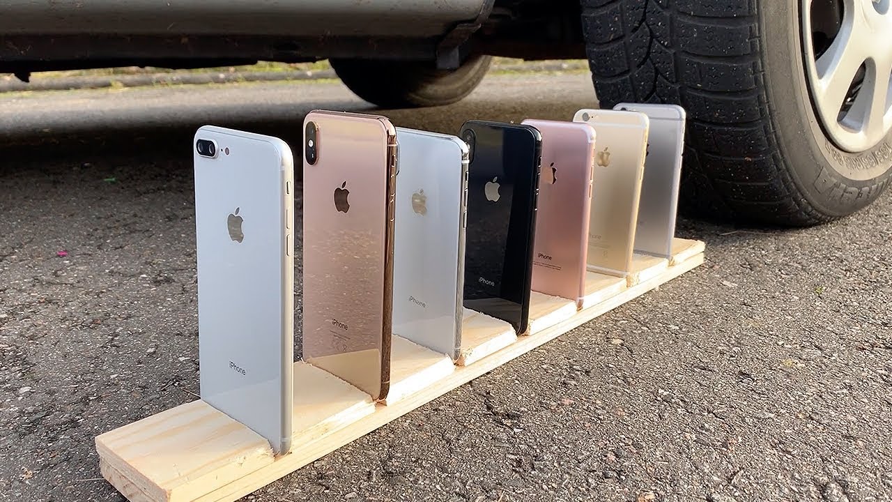Много iPhone против CAR