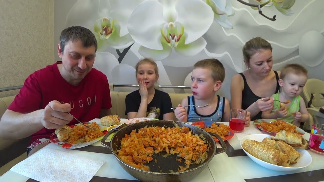 МУКБАНГ СОСИСКИ В ТЕСТЕ И СОЛЯНКА НА ОБЕД | MUKBANG SOLYANKA AND SAUSAGES IN DOUGH