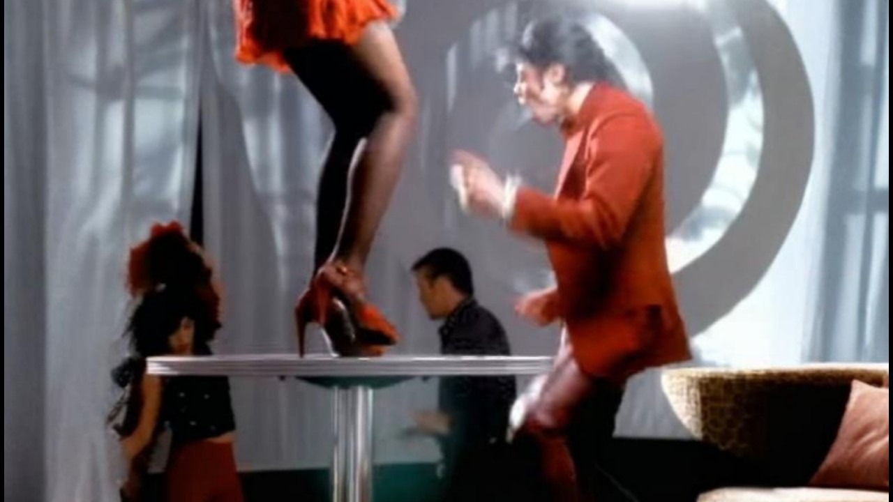 Blood on the Dance Floor ---  Michael Jackson  ---- COVER BOSSANOVA