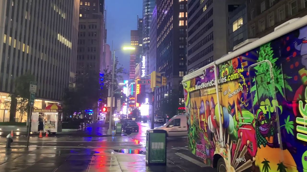 ⁴ᴷ⁶⁰ Rain Walk in Manhattan, New York City at 6:45 a.m.