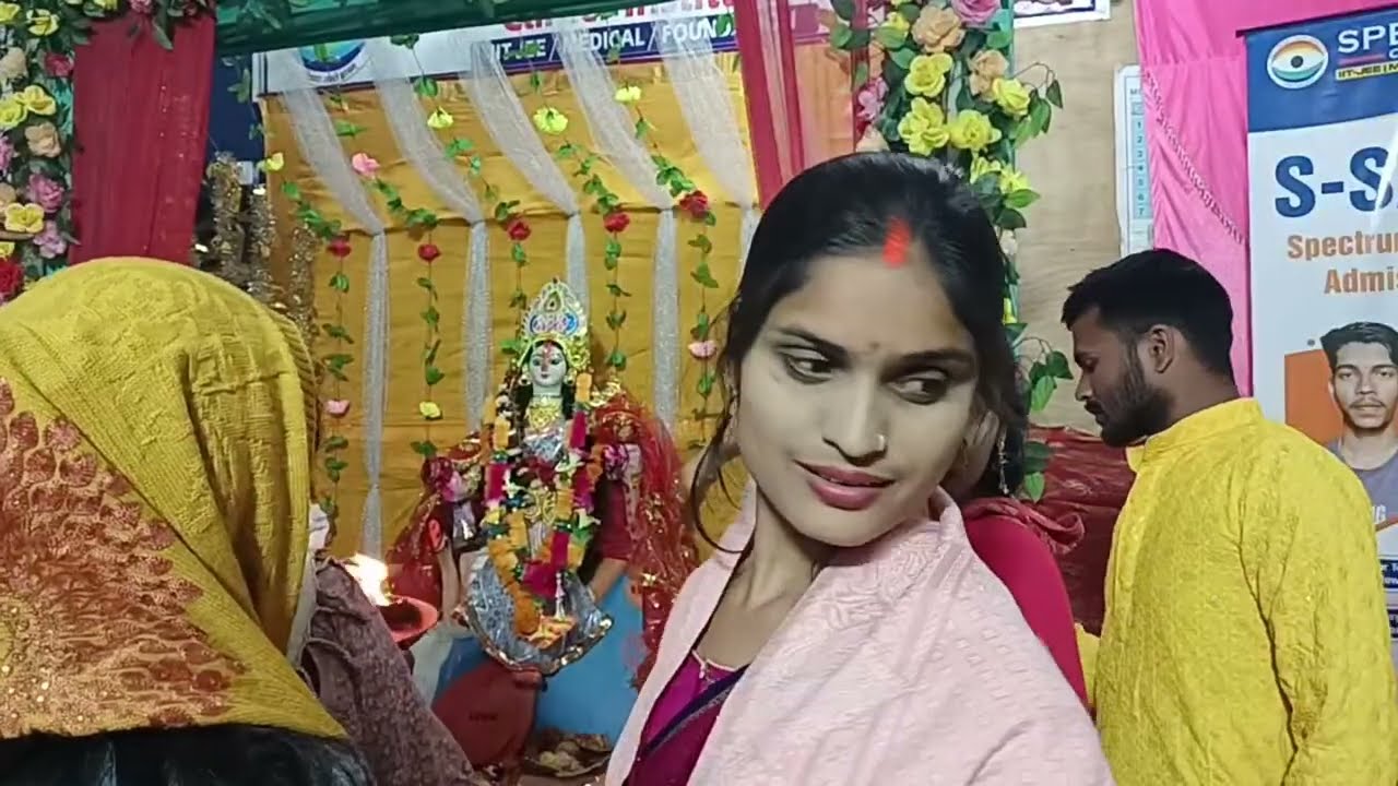 Evening Aarti of Goddess Saraswati Mata g at Spectrum Career Institute Giridih 