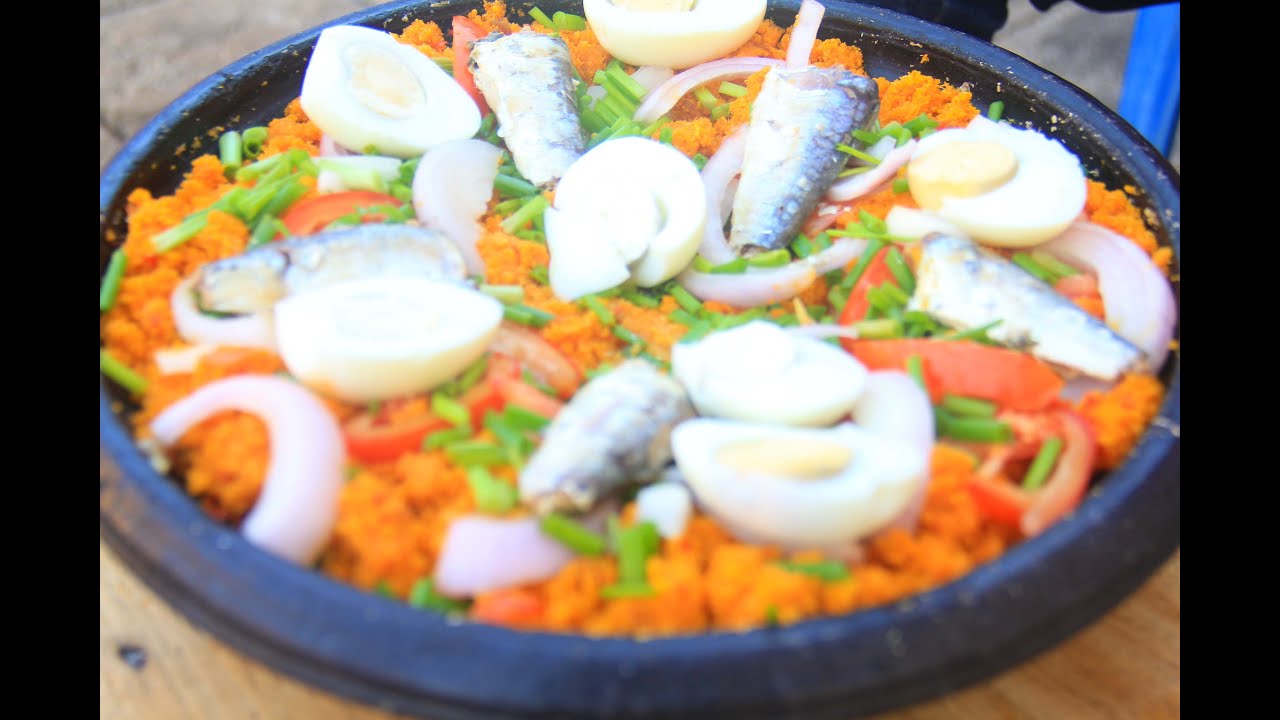 A simple and delicious process to make Gari Fotor on any budget. (80 Ghana cedis gari jollof).