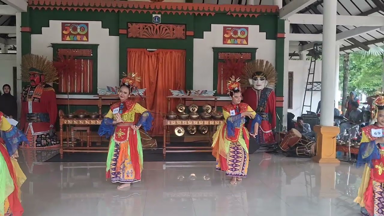 Evaluasi Diklat Tari Sanggar Ratnasari Tingkat Mahir TARI NANDAK GANJEN....Anjungan DKI Jakarta TMII