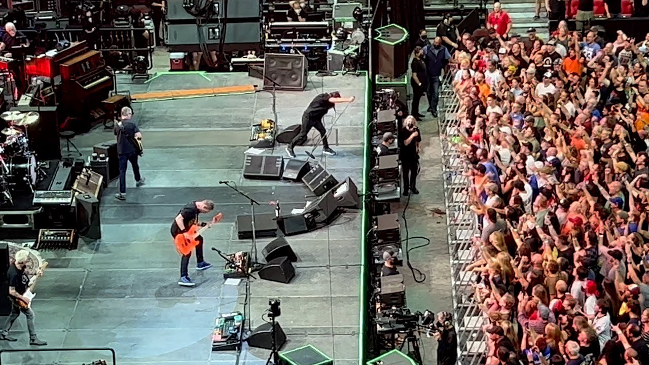 Pearl Jam: Alive [Live In Ottawa 9-3-2022] [4K] [Remastered Audio]