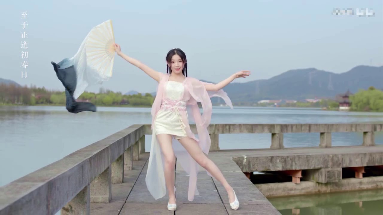 Xin Xiaomeng dance