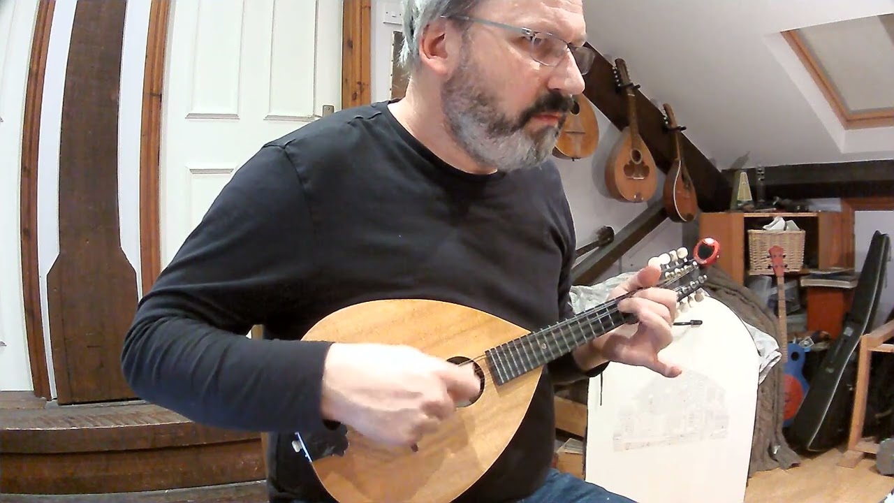 L’Allumeuse et l’Aveugle (Daniel Gourdon), balfolk mazurka on mandolin & bouzouki