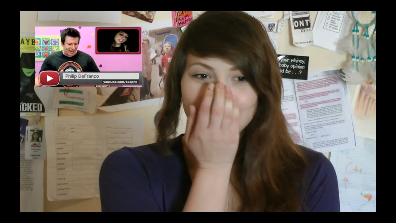 Catie Reacts to YouTubers React to Boxxy!