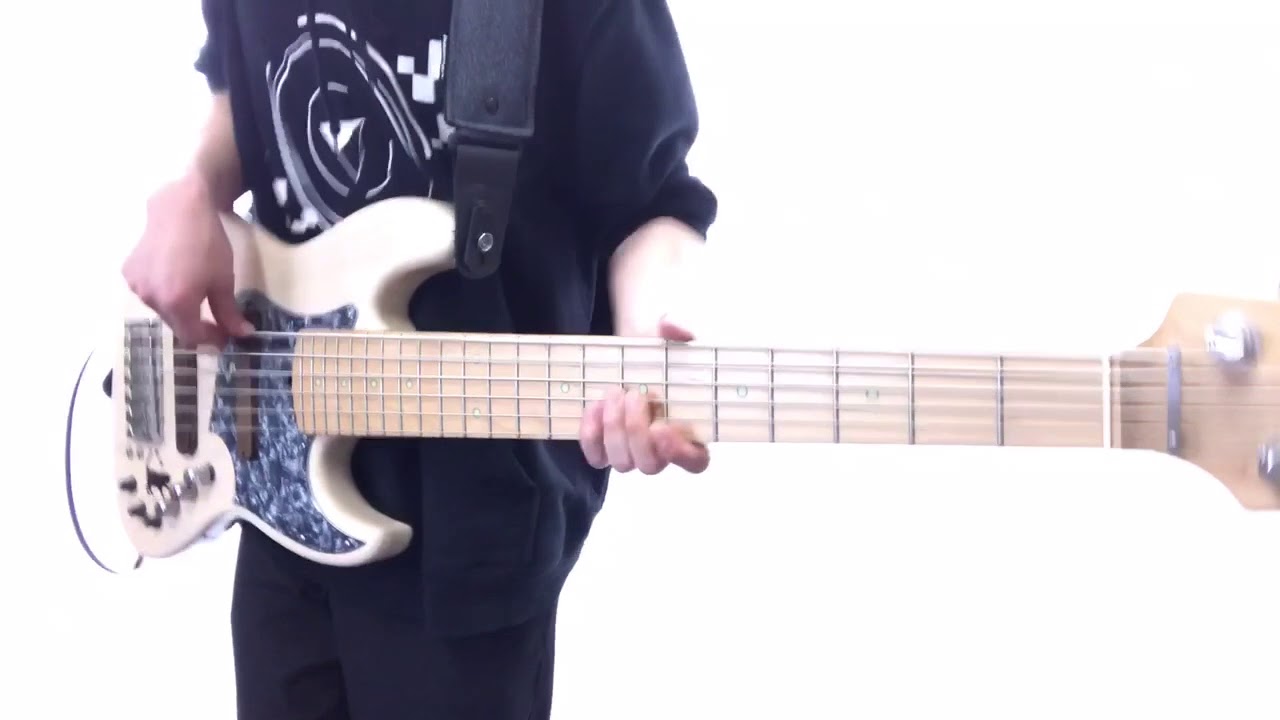 「ドーナツホール」- ハチ 6弦ベースで弾いてみた