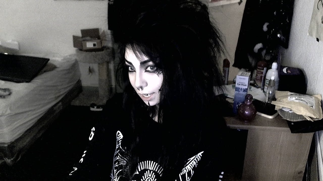 How to Tease Alternative Spooky Bat's Nest Hair