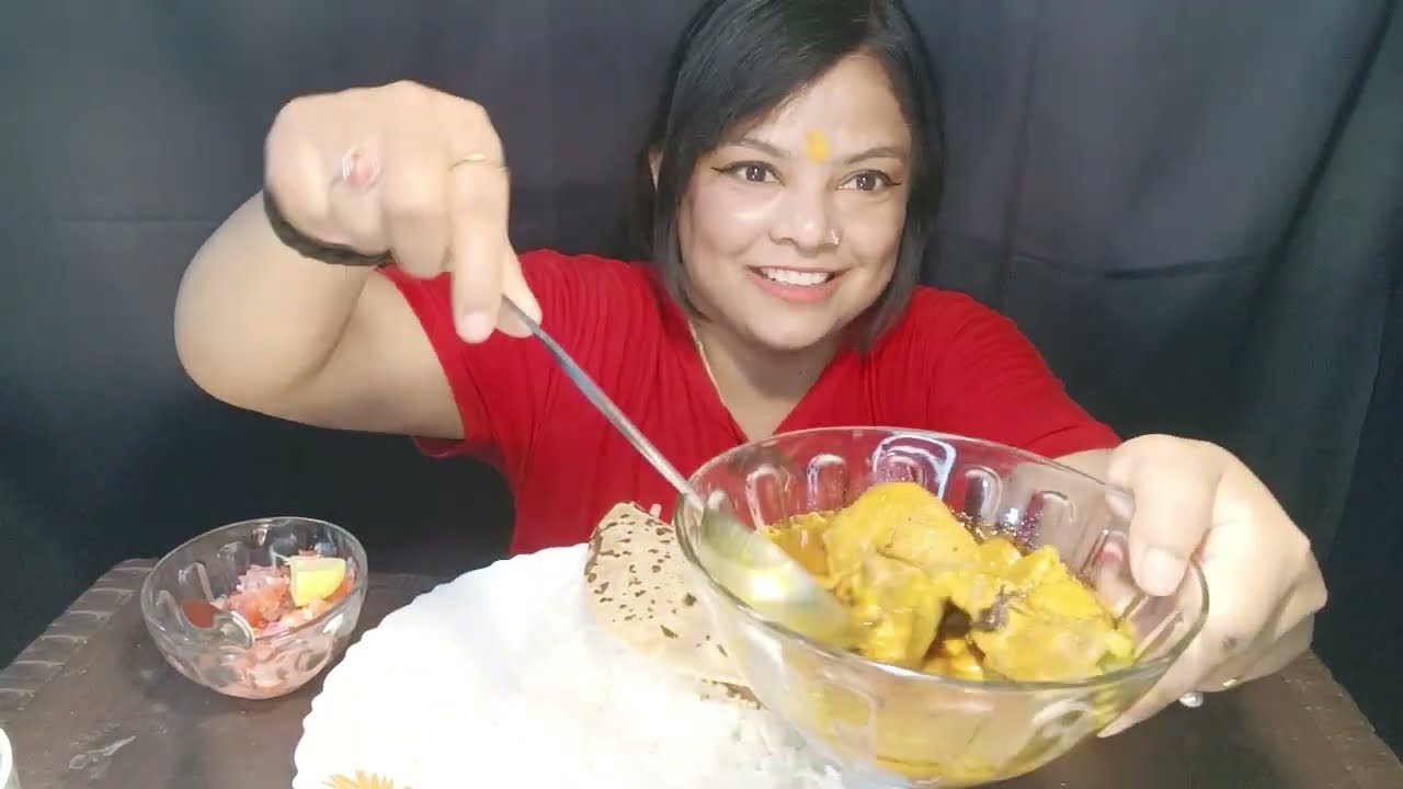 Desi chicken curry with rice and chapati and chatni 