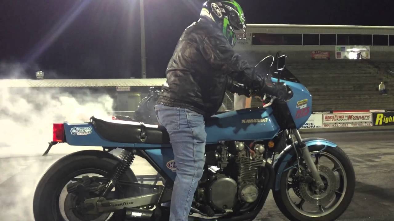 Kawasaki Z1R outruns Zx-14in STREET RACE!