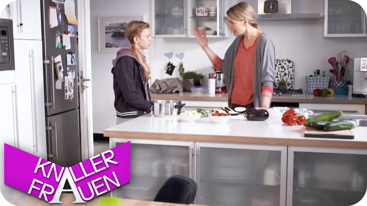 Wer ist Jonas? [subtitled] | Knallerfrauen mit Martina Hill | Die 3. Staffel