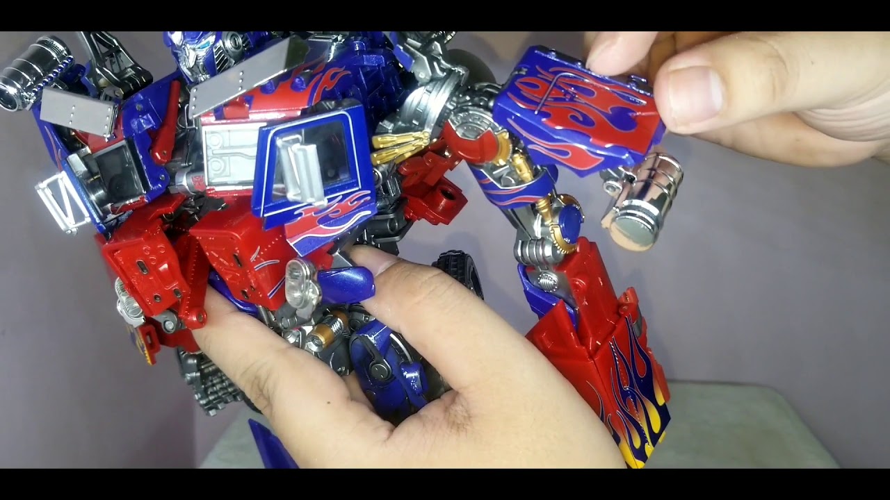 transform W8606 thunder leader ( Optimus prime ) Wei jiang Black Apple , robot mode to truck mode
