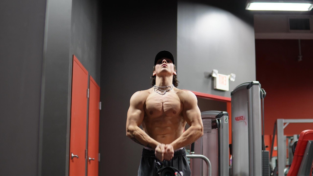 Winter Bulk ep 21 - Building a Chest That Rivals Sydney Sweeney...
