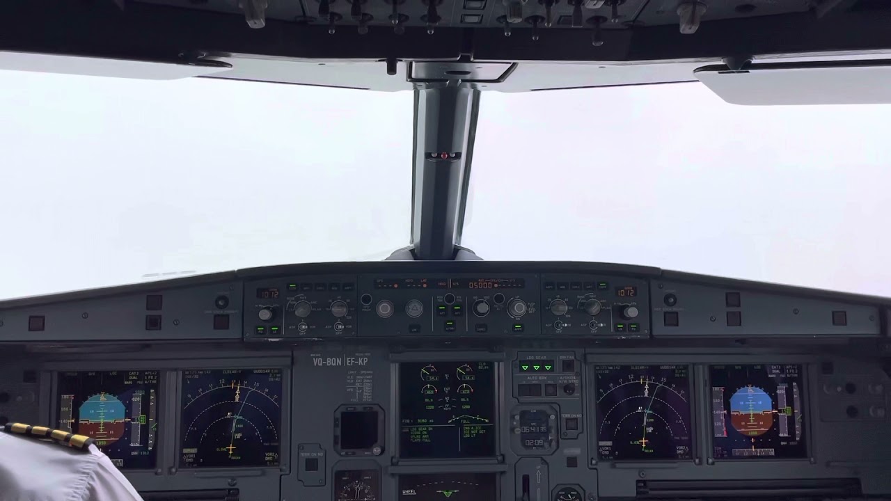 COCKPIT VIEW | UUDD - Moscow Domodedovo